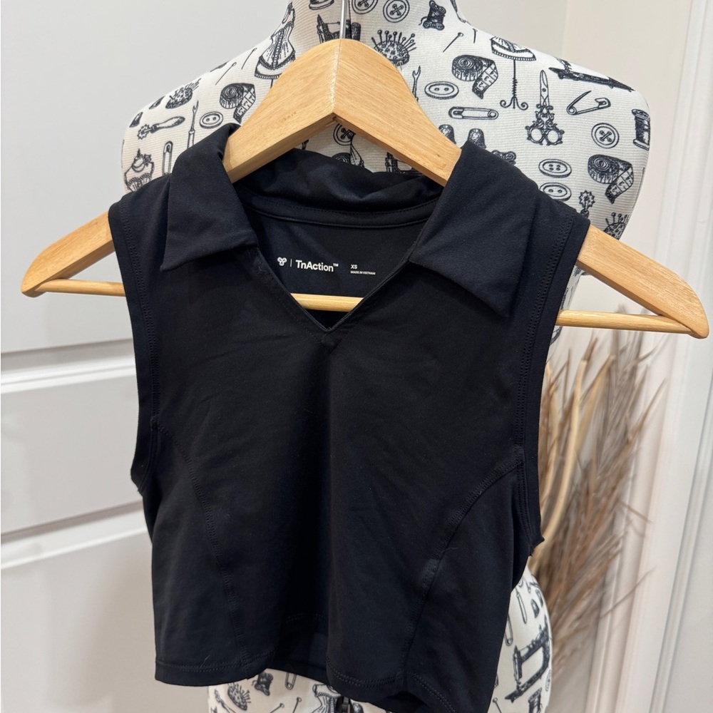 Aritzia TNA Black Collared Sports Top